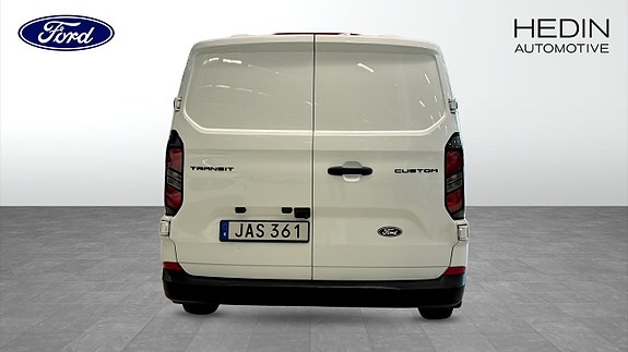 Ford Transit Custom 7 of 11