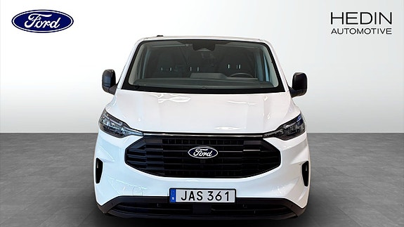 Ford Transit Custom 8 of 11
