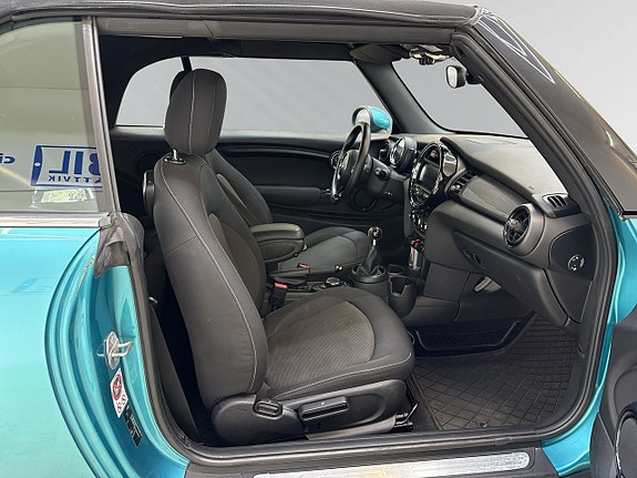 MINI Cooper 18 of 26