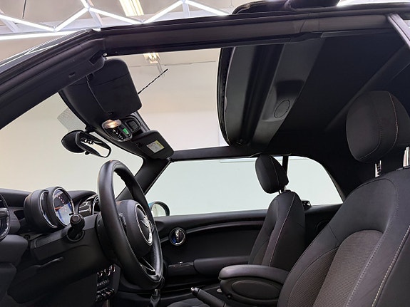 MINI Cooper 15 of 26