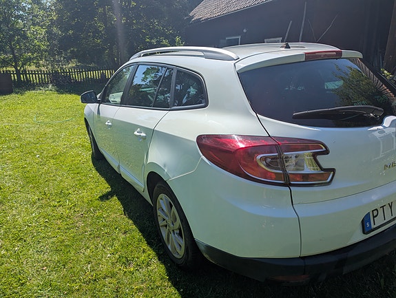 Renault Megane III 2 of 5
