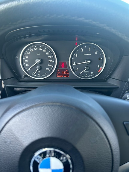 BMW 520i 4 of 4
