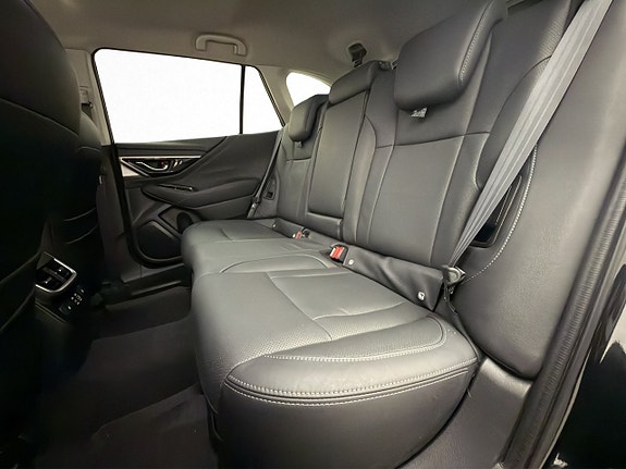 Subaru Outback 18 of 30