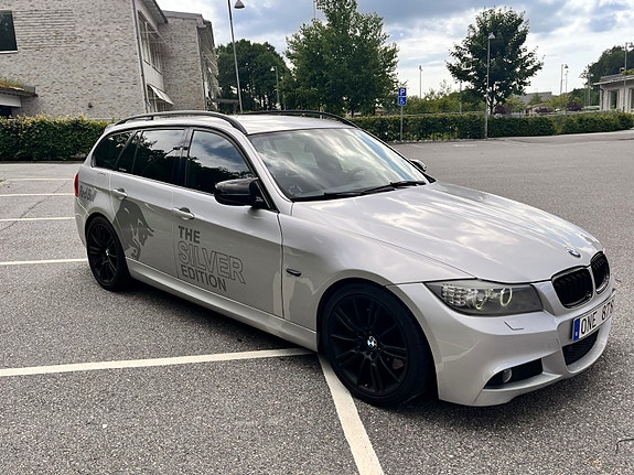 BMW 325d 3 of 5