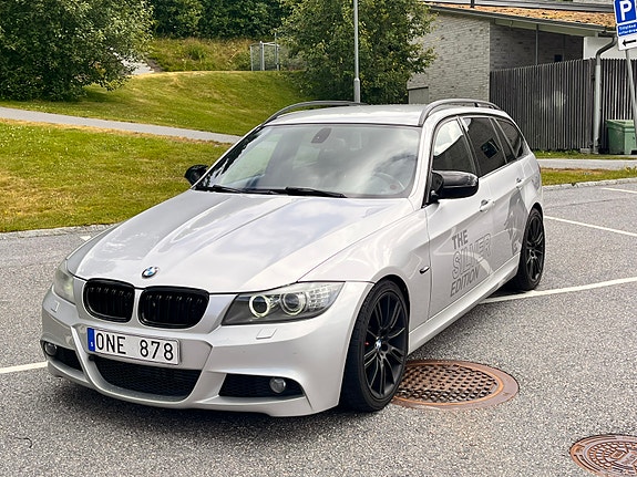 BMW 325d 2 of 5