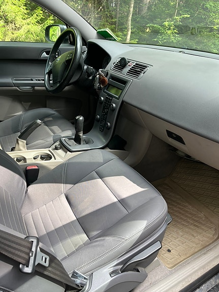 Volvo S40 4 of 5