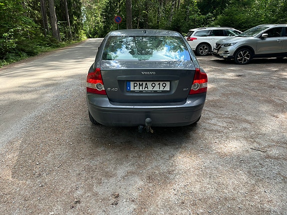 Volvo S40 2 of 5