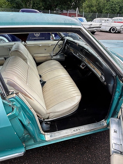 Buick Electra 225 4 of 5