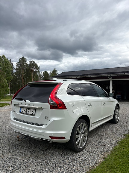 Volvo XC60 3 of 5