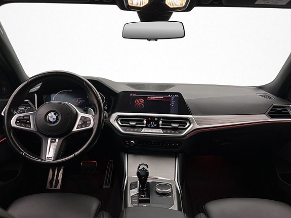 BMW 330i 12 of 30