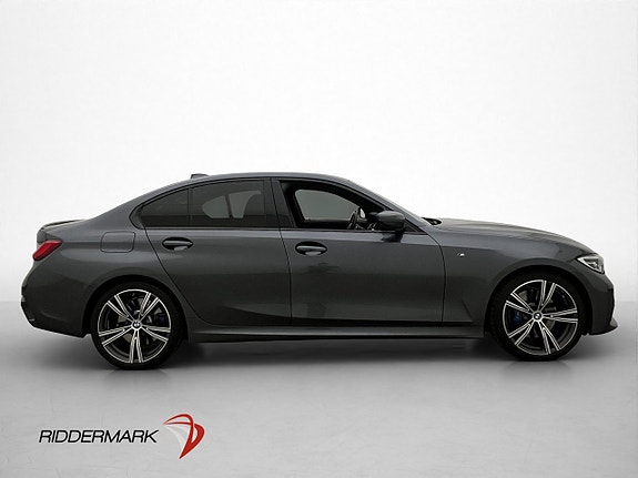 BMW 330i 9 of 30