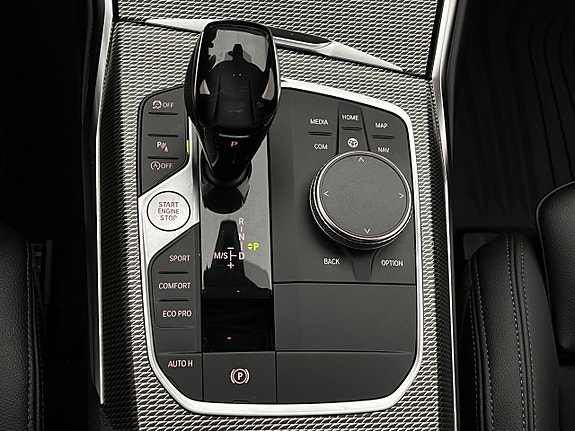 BMW 330i 27 of 30