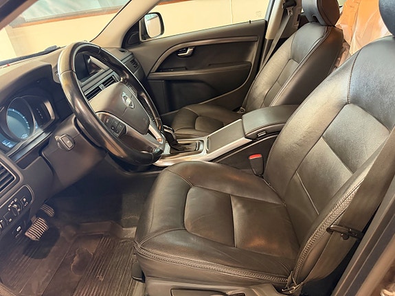 Volvo XC70 8 of 17