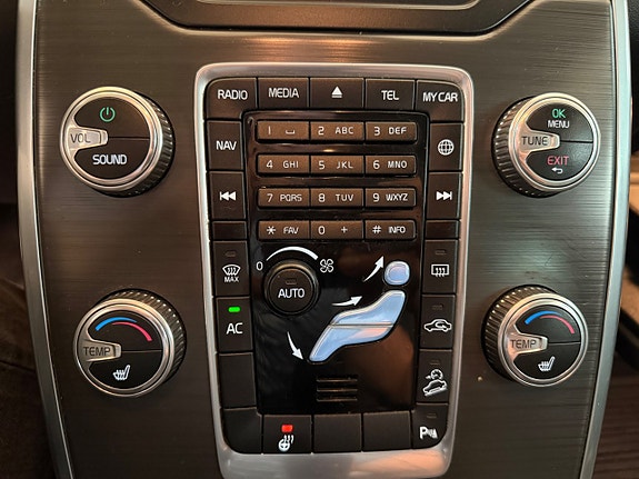 Volvo XC70 17 of 17