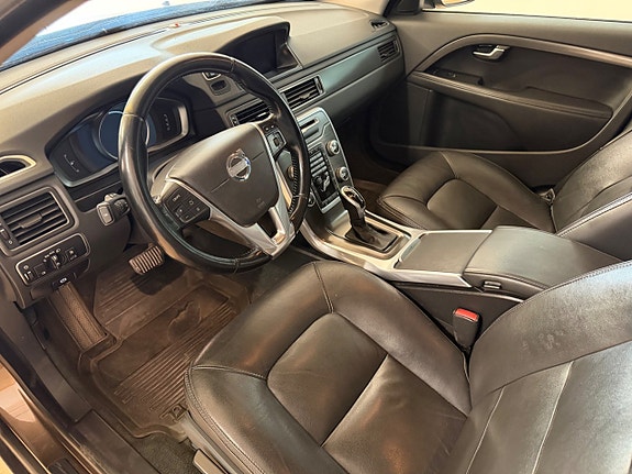 Volvo XC70 9 of 17