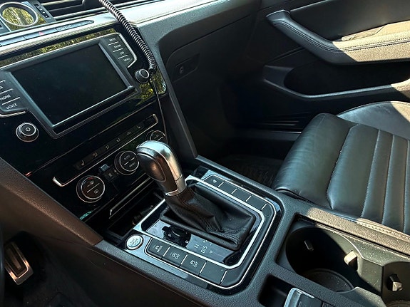 Volkswagen Passat Alltrack 8 of 9