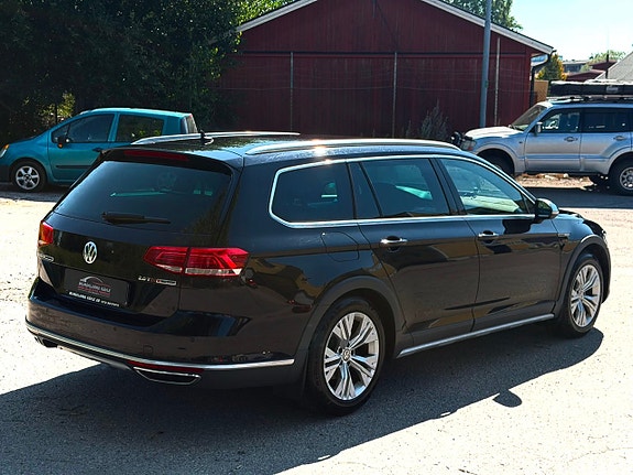 Volkswagen Passat Alltrack 4 of 5