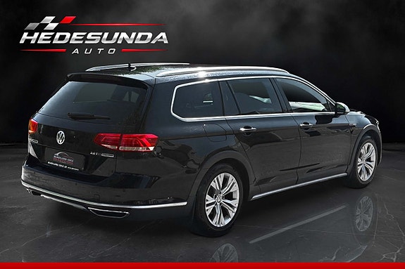 Volkswagen Passat Alltrack 4 of 5