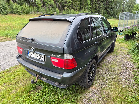 BMW X5 3 of 5
