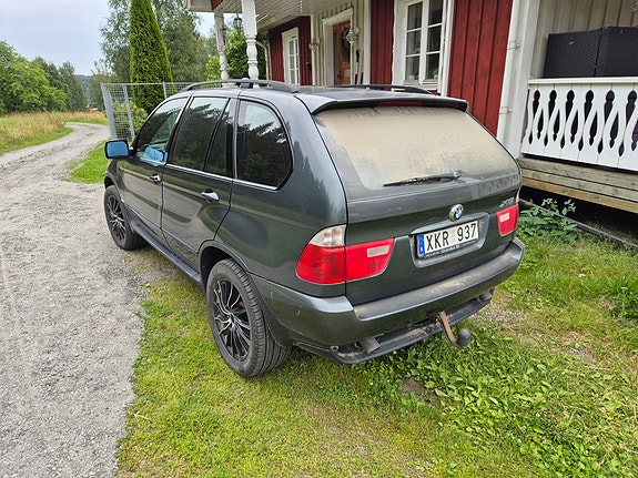 BMW X5 4 of 5