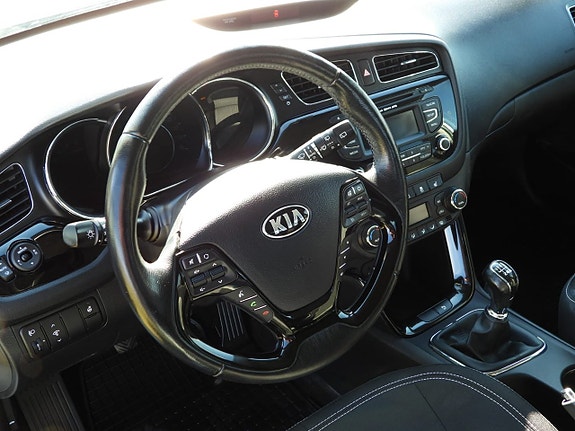 Kia Ceed 11 of 25