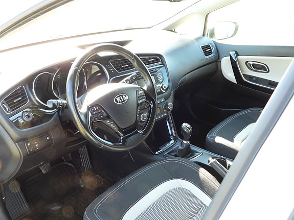 Kia Ceed 10 of 25