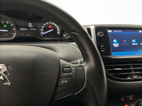 Peugeot 208 17 of 28