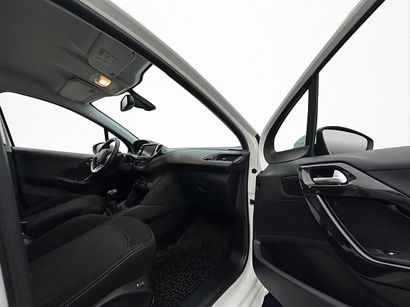Peugeot 208 21 of 28