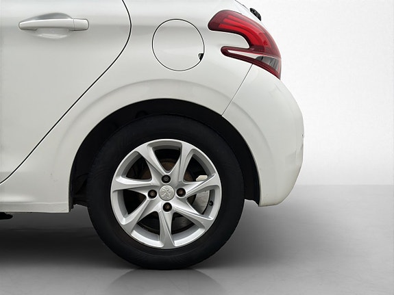 Peugeot 208 28 of 28