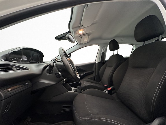 Peugeot 208 12 of 28