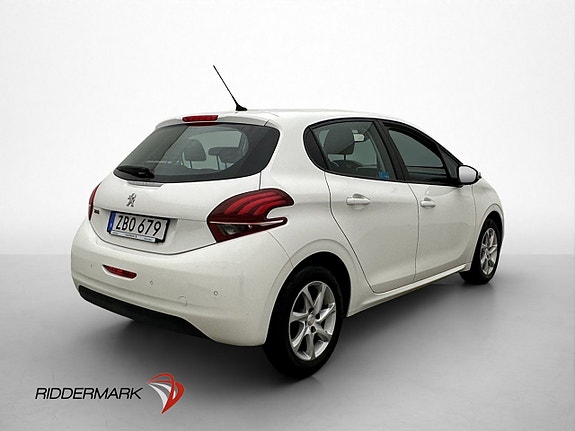 Peugeot 208 8 of 28