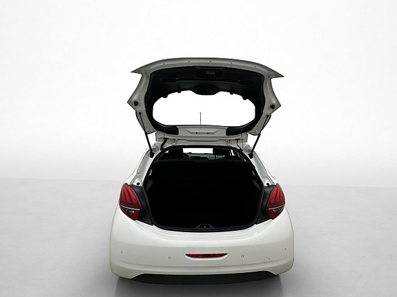 Peugeot 208 24 of 28
