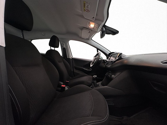 Peugeot 208 22 of 28