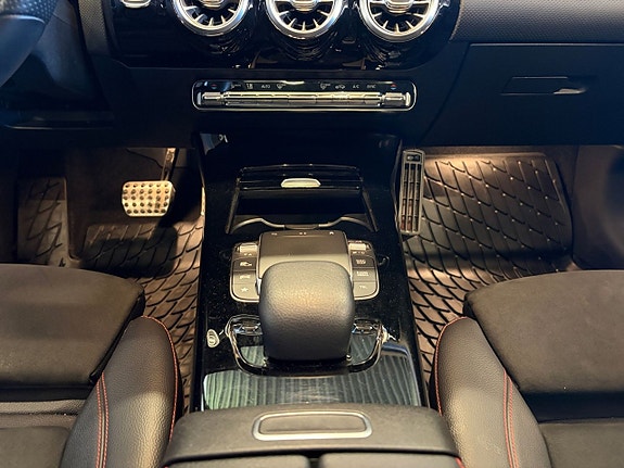 Mercedes-Benz CLA200 11 of 22
