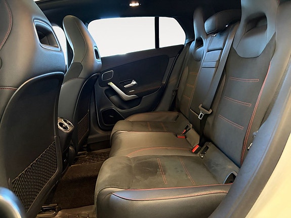 Mercedes-Benz CLA200 14 of 22