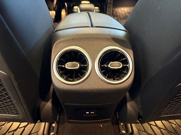 Mercedes-Benz CLA200 21 of 23