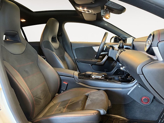Mercedes-Benz CLA200 15 of 22