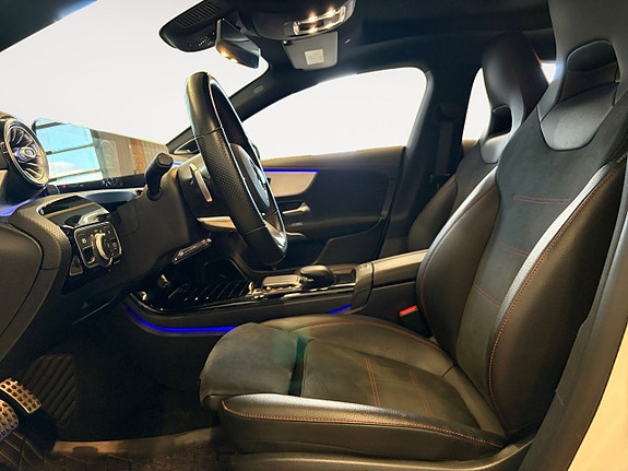 Mercedes-Benz CLA200 9 of 23