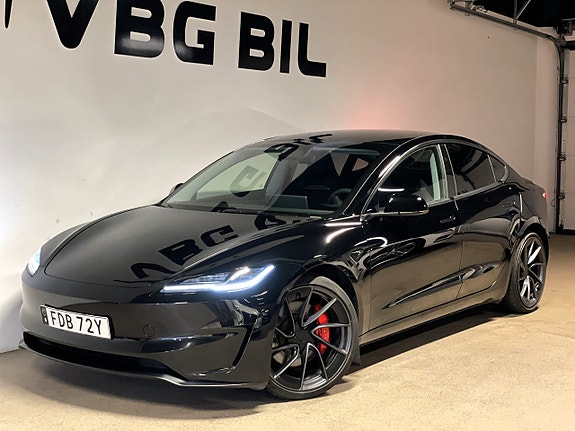 Tesla Model 3 2 of 5