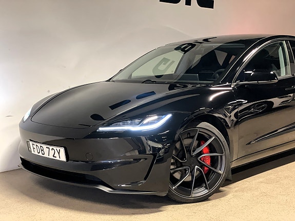 Tesla Model 3 3 of 5