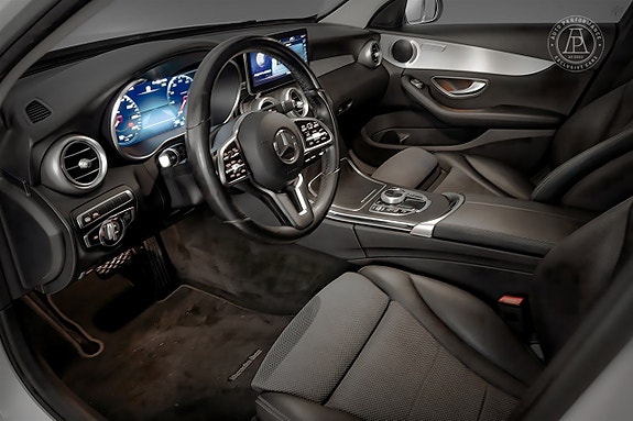 Mercedes-Benz C300 5 of 8