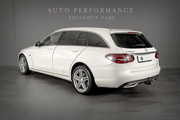 Mercedes-Benz C300 3 of 8