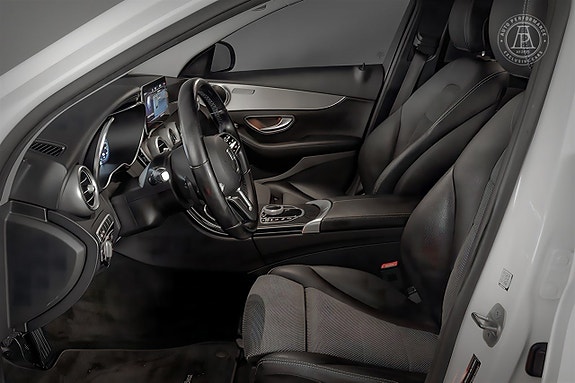 Mercedes-Benz C300 4 of 8
