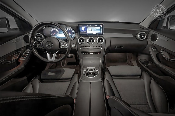 Mercedes-Benz C300 6 of 8