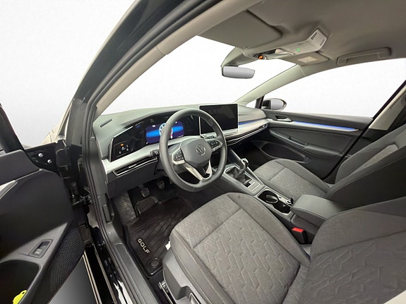 Volkswagen Golf VIII 10 of 30