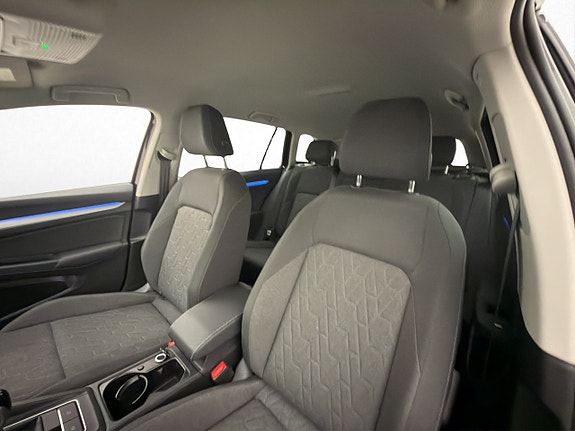 Volkswagen Golf VIII 11 of 30