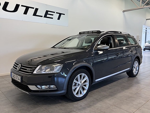Volkswagen Passat Alltrack 2 of 5