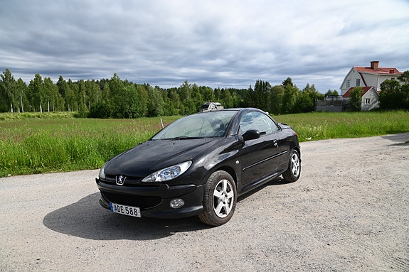 Peugeot 206 CC 4 of 5