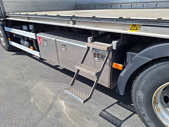 Volvo FH 6x2 Skåp 6 of 12