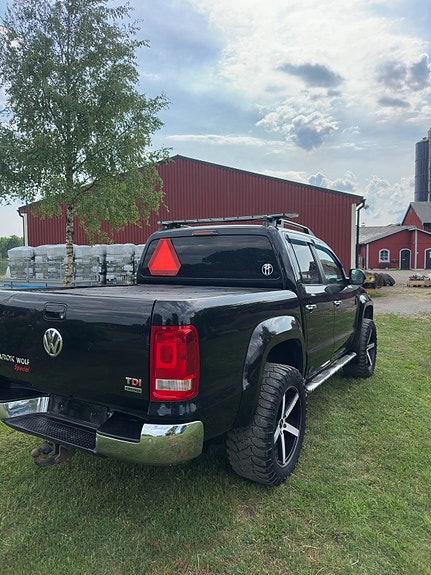 Volkswagen Amarok 2 of 10